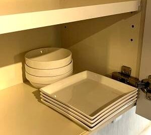 食器吊戸棚の奥行き